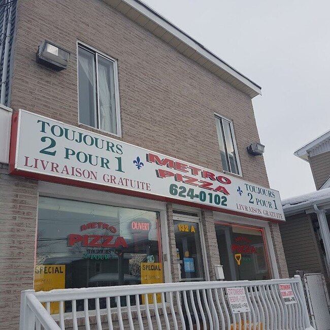 M&eacute;tro Pizza - Restaurants Comptoir-Boutique Laval