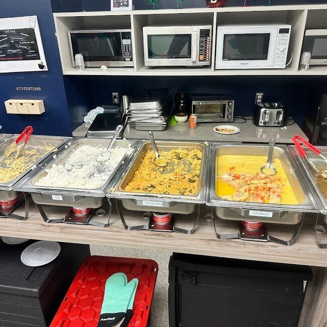 La Cena Traiteur Montreal - Restaurants pr&egrave;s de: H2R2P4