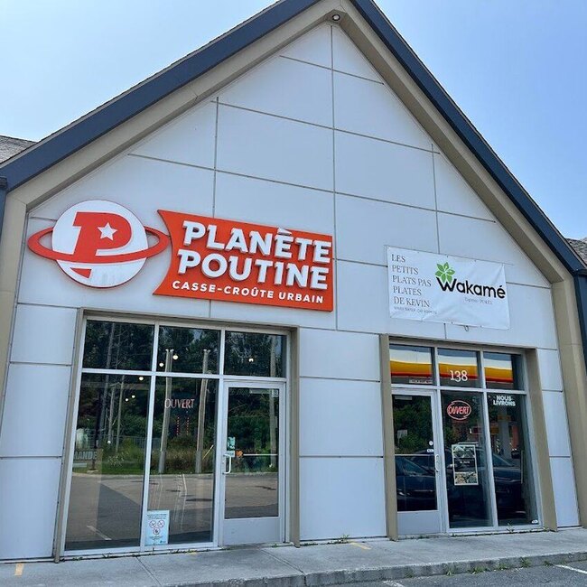 Casse-cro&ucirc;te chez Lussier - Dumplings, Poutine Restaurants Near: J2G4E8