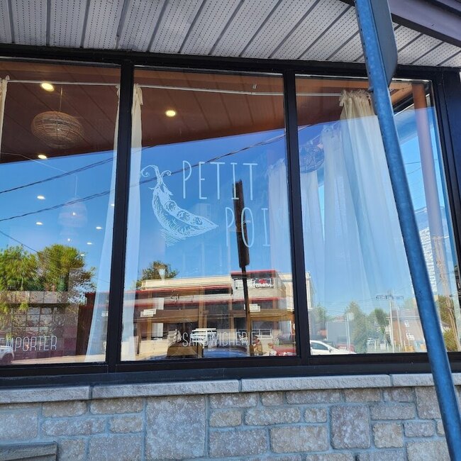 Petit Pois Restaurant