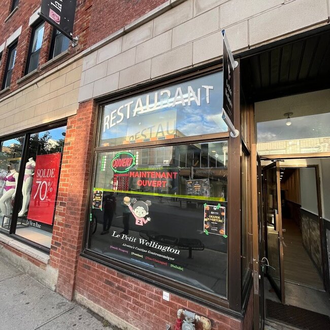 Le Petit Wellington - Restaurants pr&egrave;s de: H4G1V7