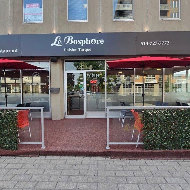 LE BOSPHORE - Restaurants Entr&eacute;e accessible aux fauteuils roulants Anjou-St-L&eacute;onard