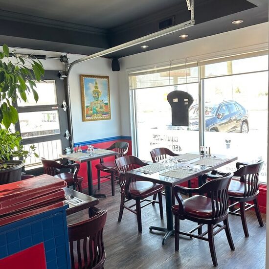 Restaurant Thaï Empereur - Takeout Available Restaurants in Repentigny