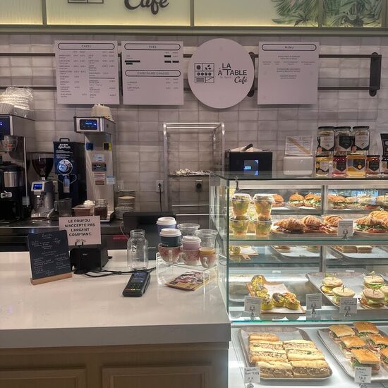 Caf&eacute; &agrave; La Table - Restaurants du Royalmount