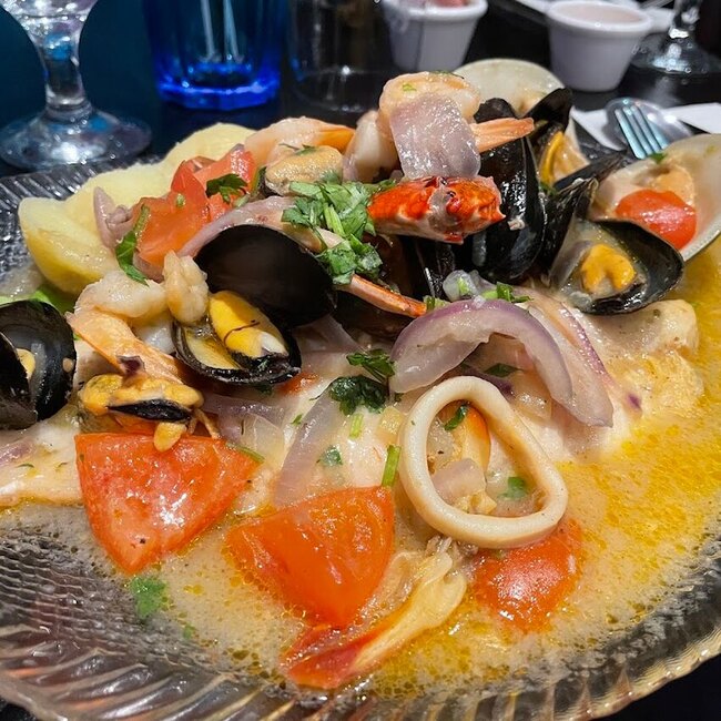 Restaurant Cafe De-ceos - Brunch, Delivery Restaurants Near: H2C2E9