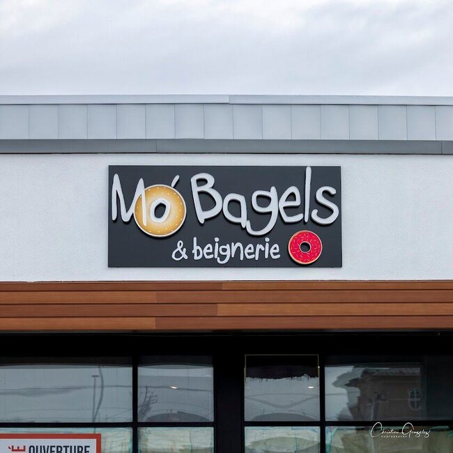 Mo'Bagels & Beignerie - Afghan, Bagels Restaurants in Montreal