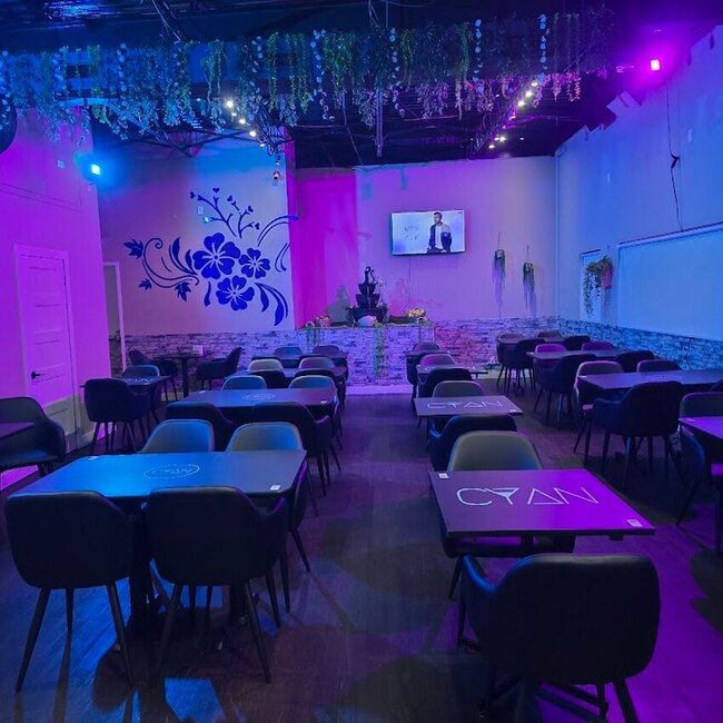 Salon Cyan - Restaurants pr&egrave;s de: H7V2V3