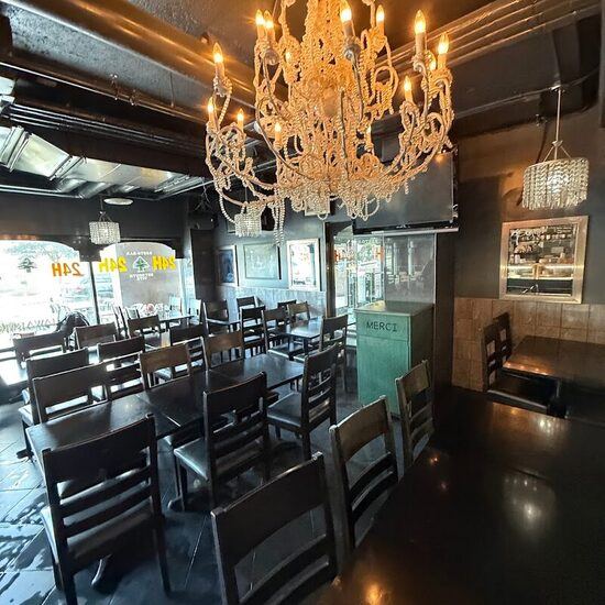 Resto-Bar Beyrouth Cité - French, Grill, Comfort Food, Salads, Poutine Restaurants in Quebec