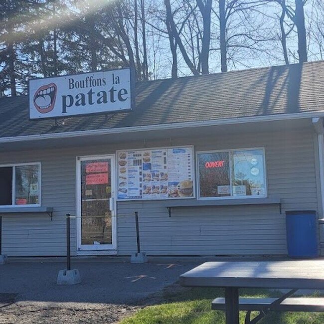 Bouffons La Patate - Restaurants pr&egrave;s de: J7J2G2