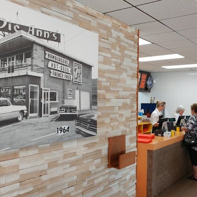 Dic Ann's Hamburgers - Restaurants Near: J6A2T4