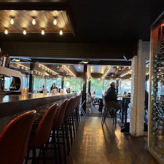 Les Garnements - Poutine, Fried Chicken Restaurants in Drummondville