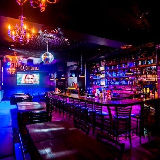 District Video Lounge - Restaurants de Montréal