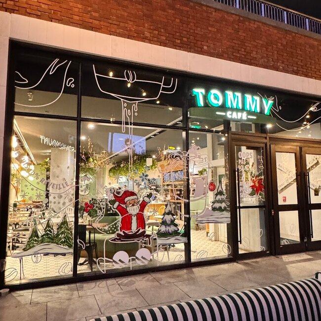 Tommy Caf&eacute; - Restaurants pr&egrave;s de: H4P2L9