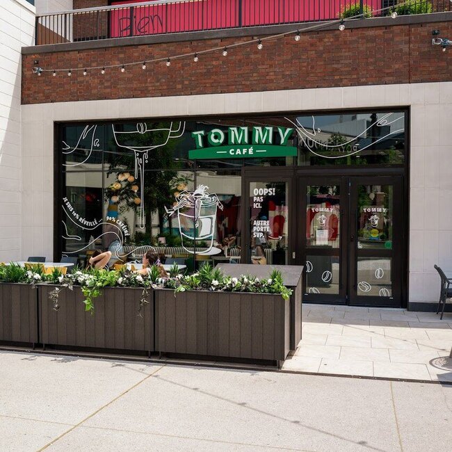 Tommy Caf&eacute; - Restaurants Terrasses pr&egrave;s de: H3S2B2