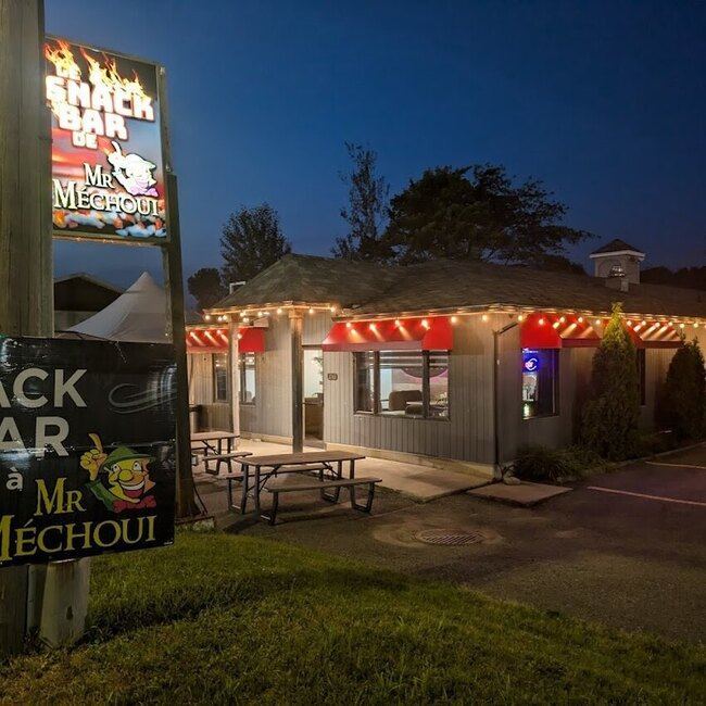 Snack Bar Mr M&eacute;choui - Mauricie (Quebec) Terrace Open Supper Restaurants