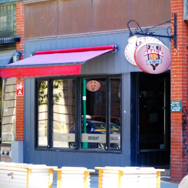 LeSnack Poutines - Restaurants pr&egrave;s de: J1H3P7