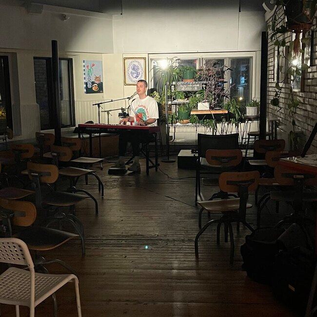 Lewis Caf&eacute; TR - Restaurants Ouverts midi Mauricie (Qu&eacute;bec)