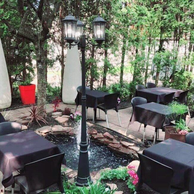 Restaurant Peche Mignon - Restaurants pr&egrave;s de &Eacute;l&eacute;gance Trois-Rivi&egrave;res 2026 - 5e concours de voitures de collection