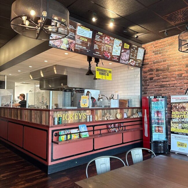 Fumoirs Dickey's - Restaurants &agrave; Sherbrooke