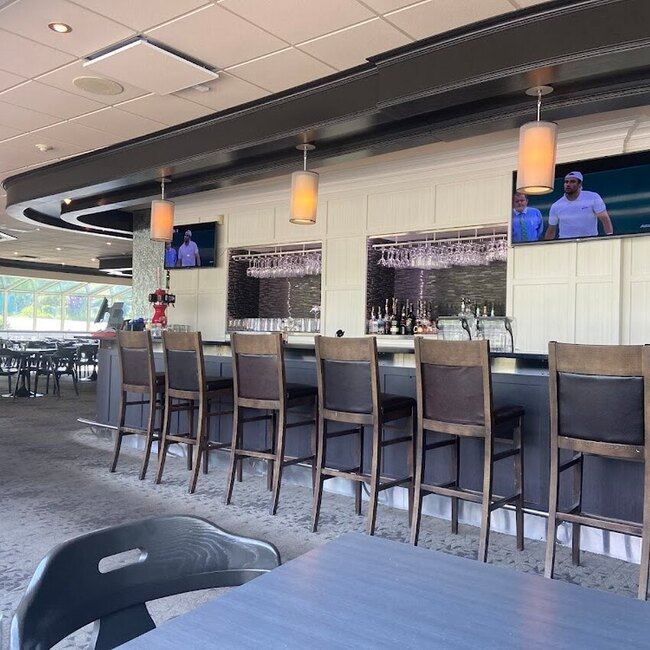 Brasserie Fleurimont - Restaurants Entr&eacute;e accessible aux fauteuils roulants Cantons-de-l'Est / Estrie