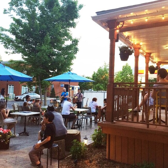 Cr&egrave;merie et caf&eacute; Monsieur Hibou - Restaurants Saint-Bruno-de-Montarville