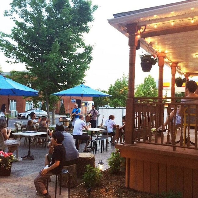 Cr&egrave;merie et caf&eacute; Monsieur Hibou - Restaurants &agrave; Saint-Bruno-de-Montarville