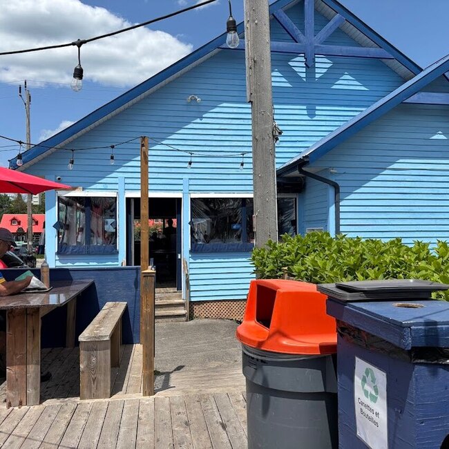 Restaurant Mini-Golf - Poutines Ouverts dimanche Laurentides (Rive-Nord)