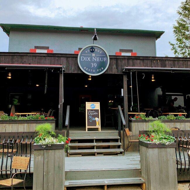 Resto Pub Auberge 1939 - Mont-Tremblant Pub Food