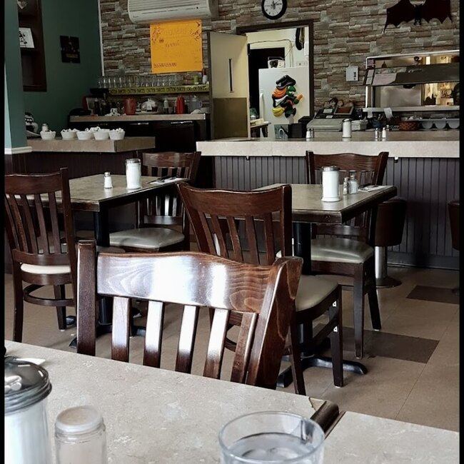 Resto du Vieux La Prairie - Restaurants Cr&eacute;atives, Desserts et Sucreries, Sandwichs, Friandises et grignotines Ouverts maintenant Montr&eacute;al