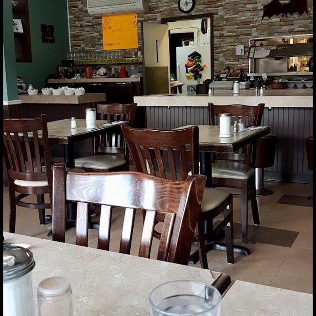 Resto du Vieux La Prairie - Restaurants près de: J5R5K4