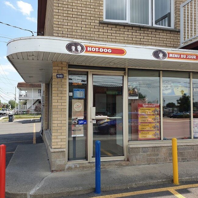 Cafe St Pierre - Restaurants pr&egrave;s de: J2C2Z9