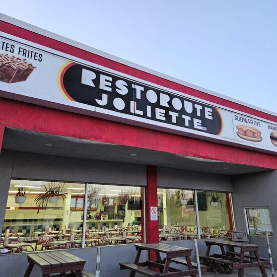 Restoroute Joliette - Grilled Cheese, Poutine Restaurants in Joliette