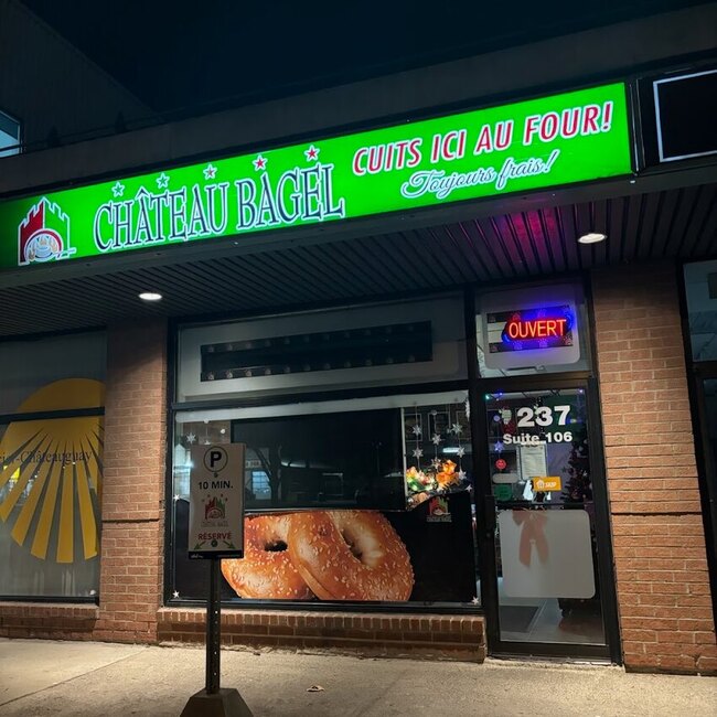 Ch&acirc;teau Bagel - Restaurants pr&egrave;s de: J6K2G4
