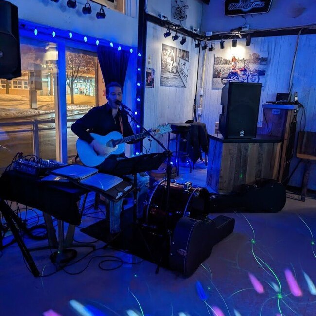 Brasserie au 207 Inc Restaurant