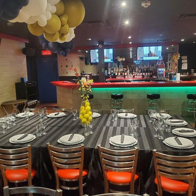 Restaurant Le King Cara&iuml;bes -  Restaurants Near: J7K3B4