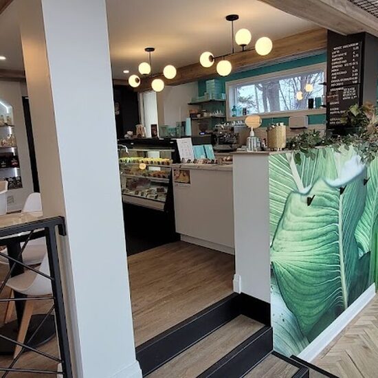 Chic Macaron - Breakfast, Caf&eacute;s Restaurants in Montreal