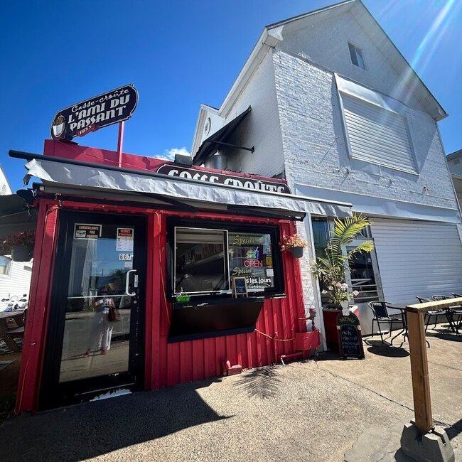 Casse-Croute-L'Ami Du Passant Restaurant