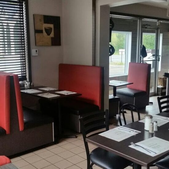 Resto Lachute - Breakfast, Poutine Restaurants in Laurentians (North Shore)