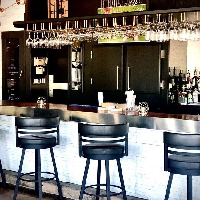 Le Monchamp Bar & Lounge Restaurant