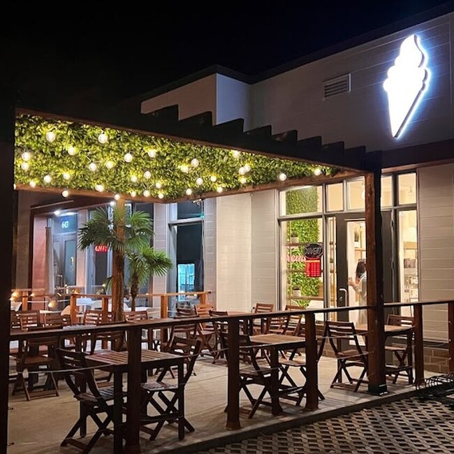 Blanc Cr&egrave;me -  Restaurants Near: G6P3Z8