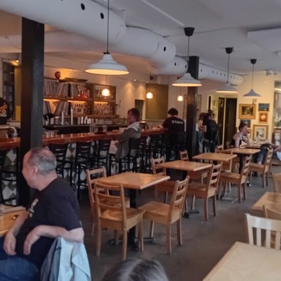 La Courtepointe - Restaurants in Villeray-Saint-Michel