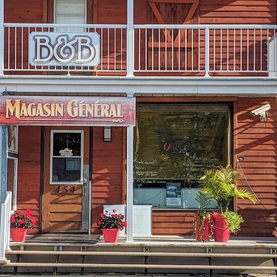 Pizzeria Cantine De Piopolis - Poutine, Breakfast, American, BBQ Restaurants in Mégantic