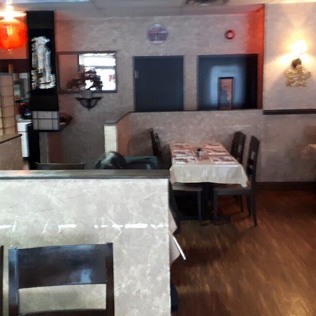 Resto Aux Bonsa&iuml; - Eastern Townships Wheelchair Accessible Entrance Open Supper Restaurants