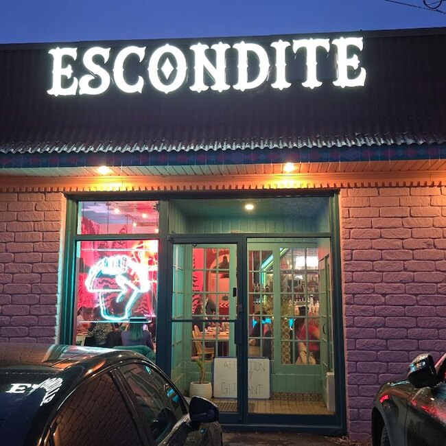 Escondite -  Restaurants Near: J6A5N4