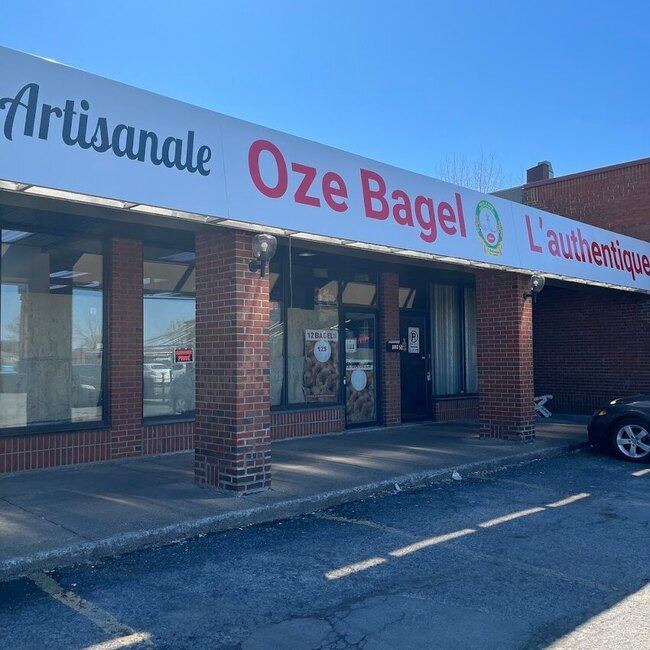 Oze Bagel Plus Inc - Restaurants pr&egrave;s de: J4Y3B8
