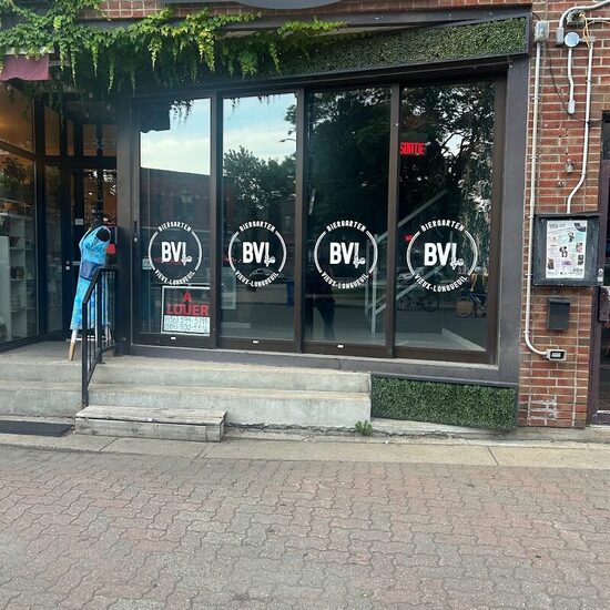 Biergarten Vieux-Longueuil - Great selection of beers Restaurants in Mont&eacute;r&eacute;gie (South Shore)