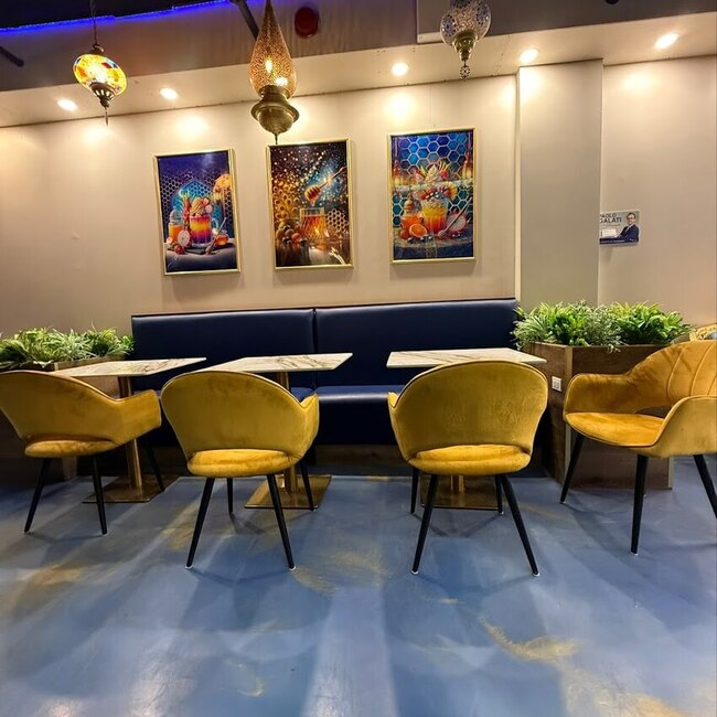 Miel et Une Nuit - Laval Caf&eacute;s, Cr&ecirc;pes Open Tuesday Restaurants