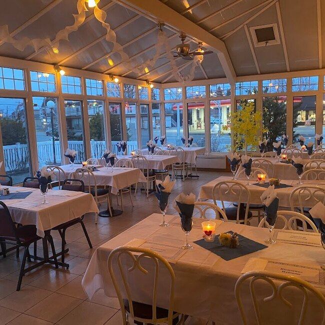 RESTAURANT PIZZERIA Ti-GRECO - Mauricie (Quebec) Open Sunday Restaurants