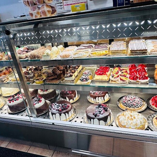 Patisserie Laura - Restaurants in Anjou-St-Léonard