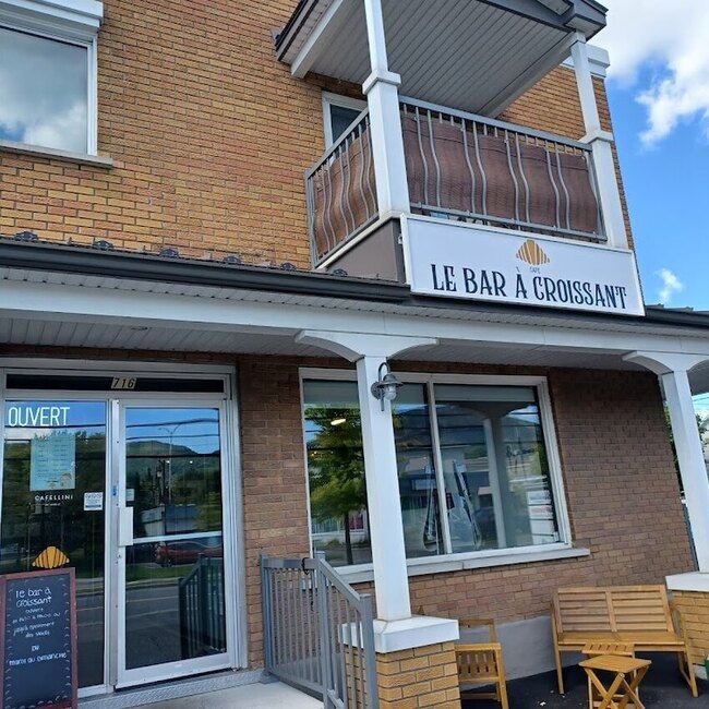 Le Bar &agrave; Croissant - Montreal Pastries Open Sunday